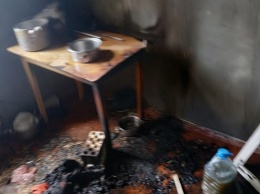 В Днепре вспыхнул пожар в квартире: спасатели вынесли пожилого мужчину