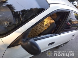 За отказ прокатить его с шиком, в Павлограде, алкоголик разбил стекло в автомобиле «Daewoo Lanos»