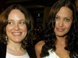 Анджелина Джоли и ее мать: что перечеркнуло их отношения?