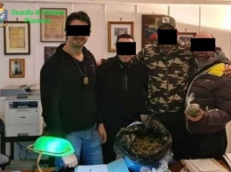 Целый отдел военной полиции уличили в торговле наркотиками