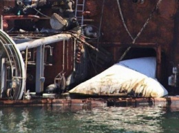 Последняя попытка поднять танкер Delfi закончилась экологической катастрофой