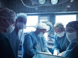 Уникальную операцию по удалению гигантской опухоли провели во Львове (ФОТО)