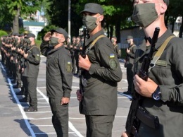 Во Львове на верность Украине присягнули две сотни нацгвардейцев