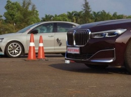 В сети показали гонку тюнинговой Skoda Octavia RS и стокового BMW 745Le Hybrid (ВИДЕО)