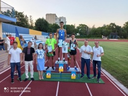 Николаевским бегунам вручили награды олимпийских чемпионов Одесской области