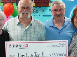 Американец выиграл в лотерею $22 миллиона - и поделился половиной с другом
