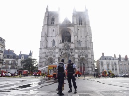 В о Франции волонтер сознался в поджоге собора в Нанте