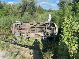 Под Днепром перевернулась маршрутка с пассажирами: полиция отыскала сбежавшего водителя