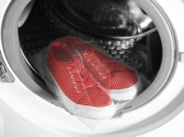 Как постирать кроссовки в стиральной машине, чтобы они не развалились