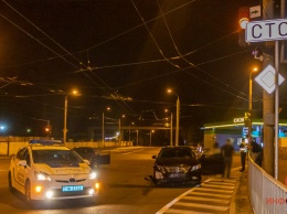 В Депре на Калиновой столкнулись ВАЗ и Toyota: пострадавшего увезла скорая