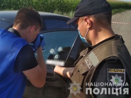 На трассе Киев - Харьков расстреляли Mercedes