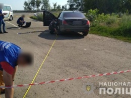 В Полтавской области на трассе Киев - Харьков расстреляли автомобиль, водитель погиб