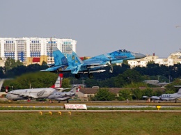 Новую взлетно-посадочную полосу одесского аэропорта случайно опробовал один самолет - военный