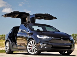 Tesla Model X рекордно быстро проезжает четверть мили (ВИДЕО)