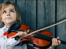 Ученые развенчали миф о том, что музыка делает детей умнее