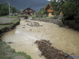 Депутаты Прикарпатья просят на ликвидацию последствий наводнения еще 1,7 миллиарда