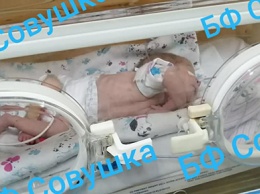 В больнице Днепра спасают новорожденную двойню с тяжелым диагнозом