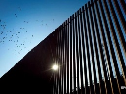 Верховный суд в США разрешил достроить стену на границе с Мексикой