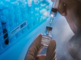 Еврокомиссия резервирует 300 миллионов доз будущей вакцины против COVID-19