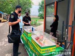 Николаевская полиция переполошила уличных торговцев колбасой и мясом