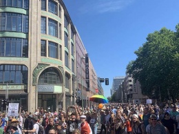 В Берлине прошла многотысячная акция против карантина