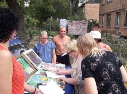 Жители нескольких микрорайонов Кривого Рога собирают подписи против строительства "Арселором" нового отвала
