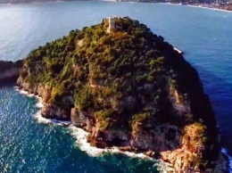 Сын украинского депутата купил остров в Италии