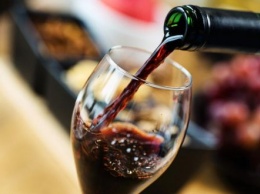 Бокал вина в день предотвращает развитие остеопороза у женщин