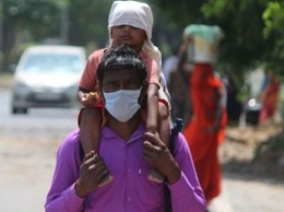 Индия ослабляет карантин несмотря на увеличение числа больных COVID-19