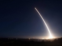 США испытали межконтинентальную ракету, способную нести ядерные заряды