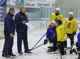 Хоккейный клуб «Днепр» начал подготовку к решающим играм 4-го сезона УХЛ