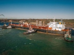 «Укртранснафта» разгружает шестой танкер с нефтью для Беларуси