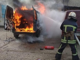 Ночью в Запорожской области сгорел автомобиль