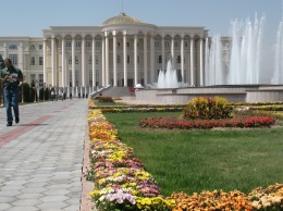 Парламент Таджикистана назначил президентские выборы на 11 октября