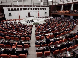 Девять депутатов турецкого парламента заразились коронавирусом