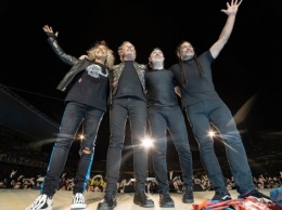 Metallica представила live-видео на песню Moth Into Flame с предстоящего релиза S&M2