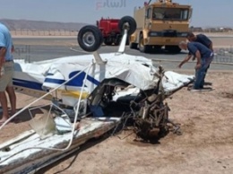 В египетском аэропорту упал частный самолет