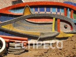 Во Львове восстановили культовую мозаику "Море и рыбы", уничтоженную застройщиком