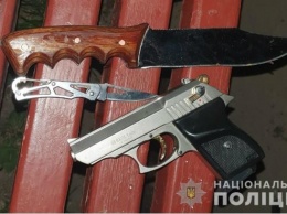 В Харькове мужчина, пытавшийся совершить самоубийство, обстрелял полицейских (фото)