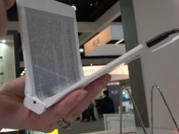 E Ink представила первый в мире гибкий дисплей для электронных книг с подсветкой