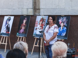 В Днепре открылась выставка, посвященная матерям погибших воинов