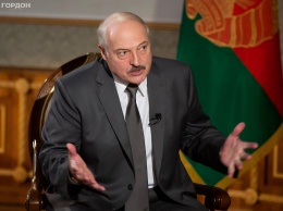 Лукашенко о заражении коронавирусом: Мы склоняемся к тому, что мне его подкинули
