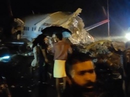 Появились первые подробности жесткой посадки индийского самолетом в Карипуре. Фото и видео