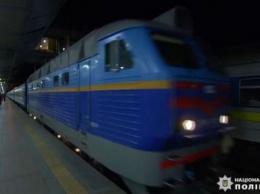 Происшествие с дебошем и пьянкой в поезде Харьков - Ужгород получило продолжение