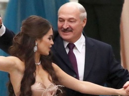 Почему Лукашенко не скрывает любовниц: Белковский указал на "сельское воспитание"