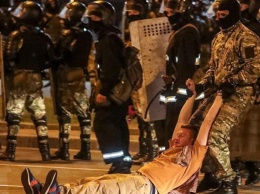 Протесты в Минске: силовики штурмуют баррикады