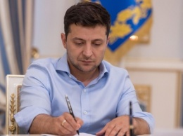 Зеленский уволил четырех председателей РГА и двух назначил