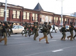 В Минске силовики открыли огонь, ранена журналистка, - СМИ