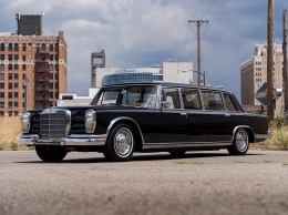 В сети показали редкий 4-дверный Mercedes-Benz 600 LWB Pullman