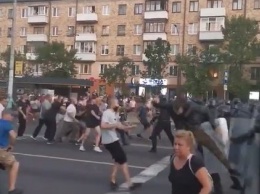 Протесты в Беларуси продолжаются третий день